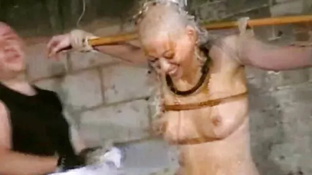 A buxom japán kurva szoros pinak porno Megumi Haruka megjátssza a punciját