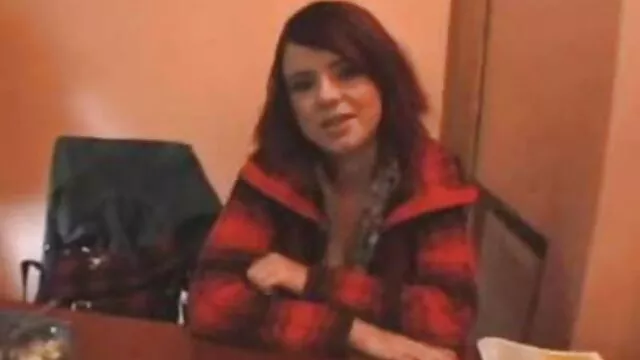 Zamatos barna orosz csaj kanos csávón szörös pina videók lovagol cowgirl stílusban