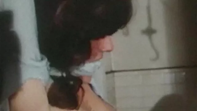 Haver abban a megtiszteltetésben részesül, hogy megbassza szörös pina maszti a mostohaanyja, Francesca Le gyönyörű, de lyukas alakját