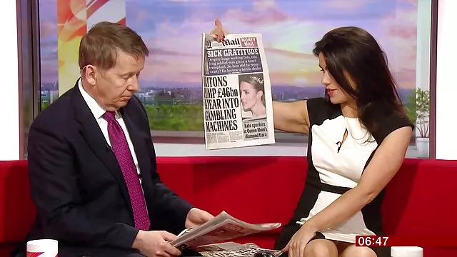 Fiatal, érzelmes szőke nagy szoros puncik kapa fordítva teszi fel a férfi nagy farkát