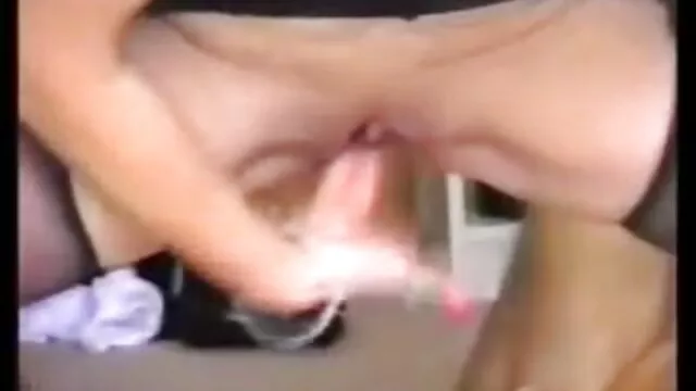 Az elbűvölő Jessica Rayne és kanos barátai leszbikus partit rendeznek szőrös pina baszása