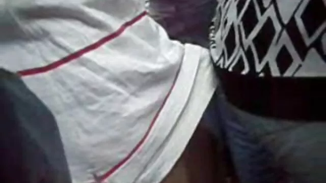Kinky barátja élvezi nézni, ahogy a barátnői nyalogatják szörös pina szex a puncikat