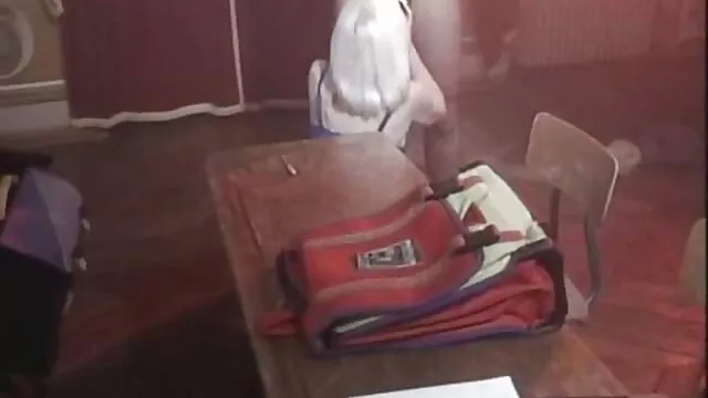 Runa Hayama közelről mutatja szörös pinak a fasz lyukakat, majd POV-ban adja a fejét