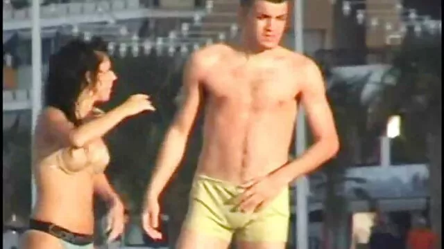 Maki Hoshino brutálisan baszott egy hármas japán videóban szőrős pina