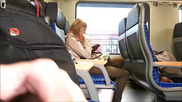 Gyönyörű Barbie babák, szőrös pina nyalás akik szenvedélyesen játszanak egy szuper dögös videóban