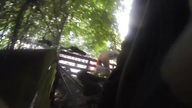 Slampos és szexi kurva szép szörös pinak seggével szopja a faszt