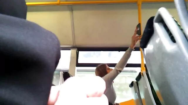 A rendkívül szexi és dögös csaj, Jenni szőrös pina dugása Lee kutyás stílusúvá válik