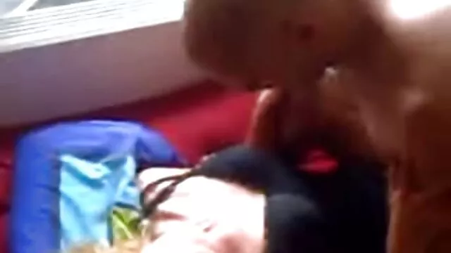 Gesztenyebarna, rendkívül mellkas MILFie tehénlány szőrös pinák pornó szupererős, hosszú kakast lovagol örömében