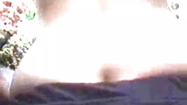 A göndör barna nimfo fekete csipkés harisnyában mérges, hogy BJ-t szörös pina video adjon