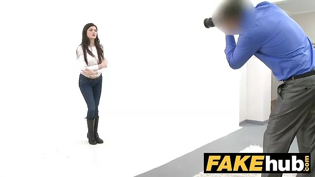 Kék hajú kutyus nyalja www szoros pina hu a puncit, és megbasztja a muffját